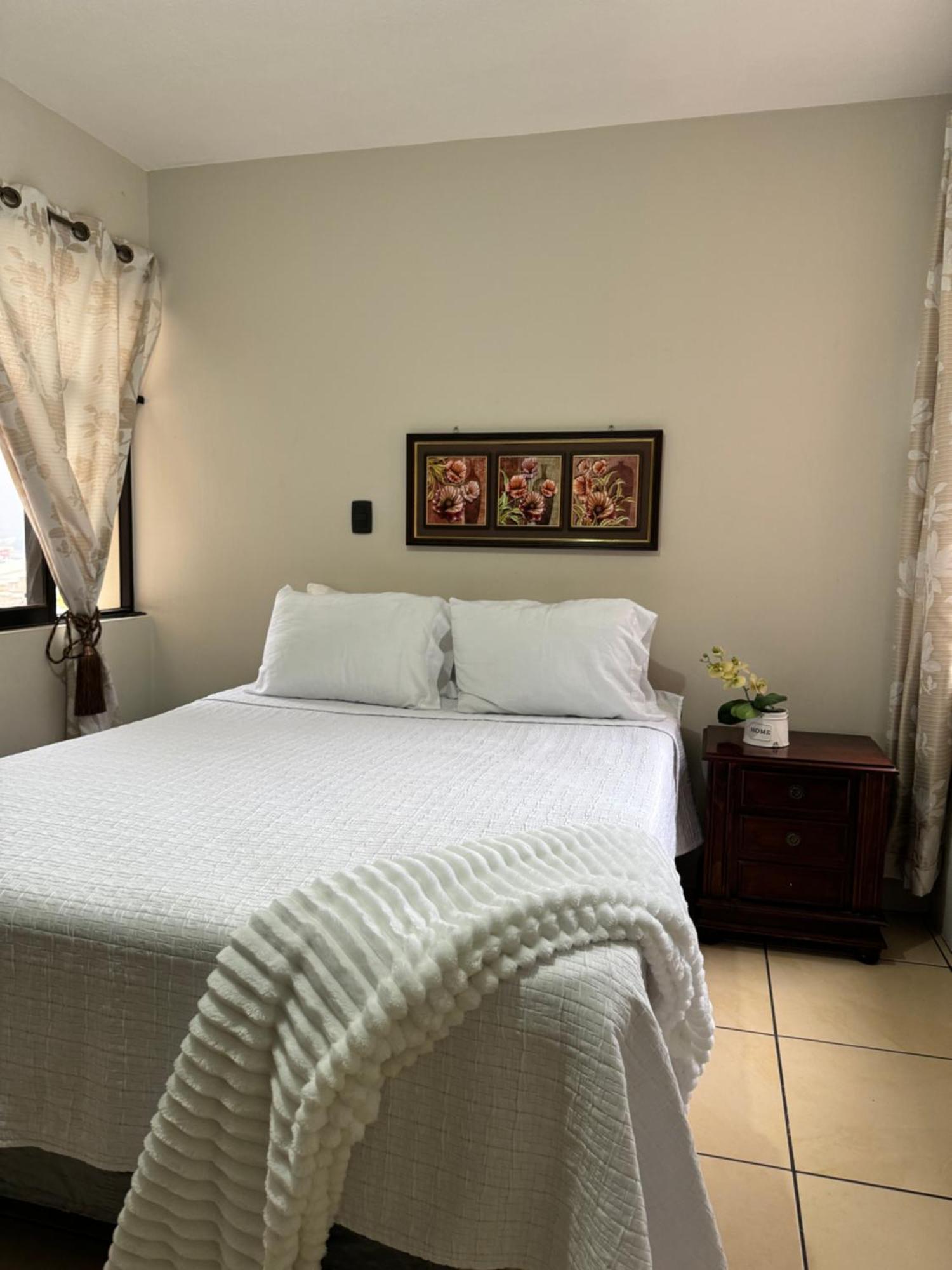Ferienwohnung Amplio Apartamento, En Colonia Cerezos, Tercer Nivel Quetzaltenango Exterior foto